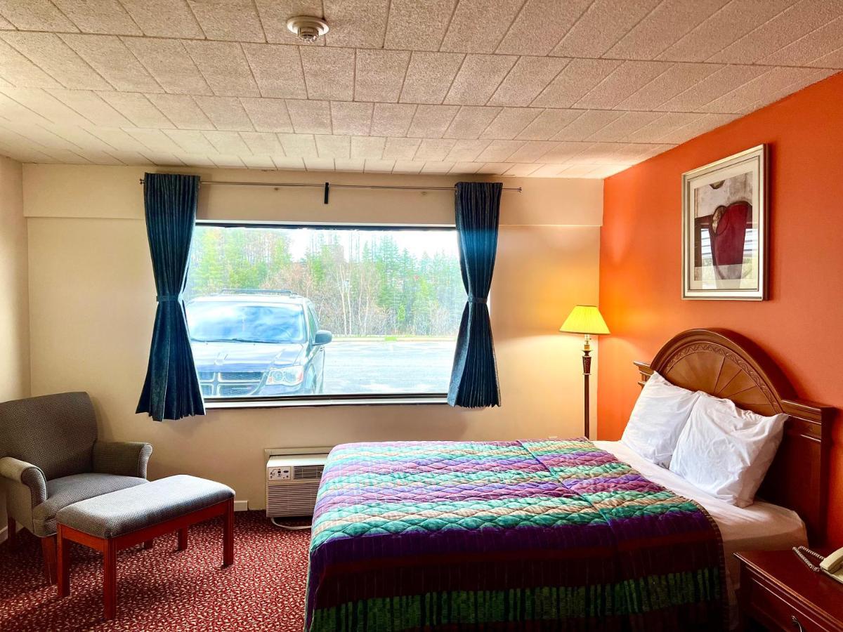 Lively And - Sudbury Hotel Naughton