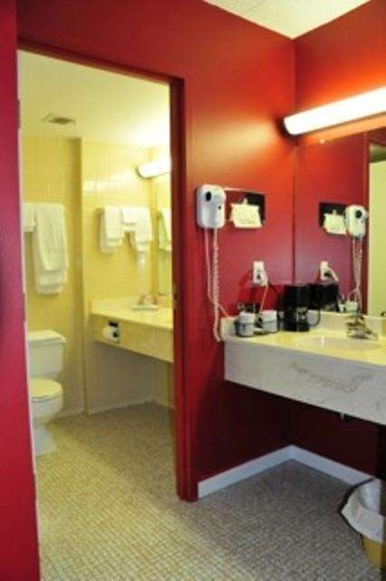 Lively And - Sudbury Hotel